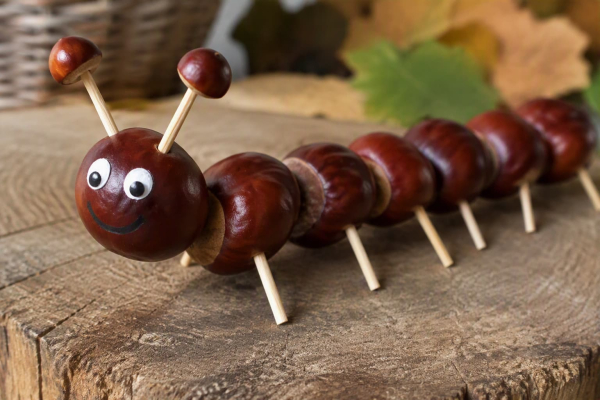 Keet is creatief met kastanjes